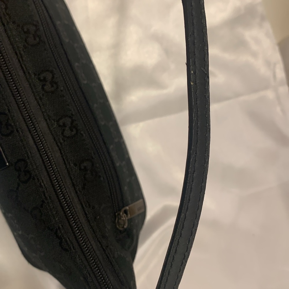 Gucci Boat Pochette Bag - Picture 7 of 16